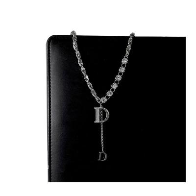 China New fashionable high-end net red collar accessories of autumn and winter design letter D light luxury women's sweater 2022 chain punks for sale