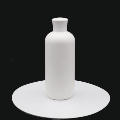 China Household Products 300ml White Empty Cosmetic Packaging HDPE Round Shoulder Boston Shampoo Bottle And Lotion Bottle With Screw Cap for sale