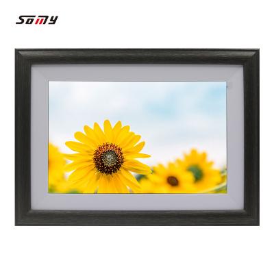 China Share Pics Somy Videos In View R5 10 Inch 1280*800 WIFI Large Touch Running Wood Wall Hanging Digital Image Photo View Ourphoto Software for sale