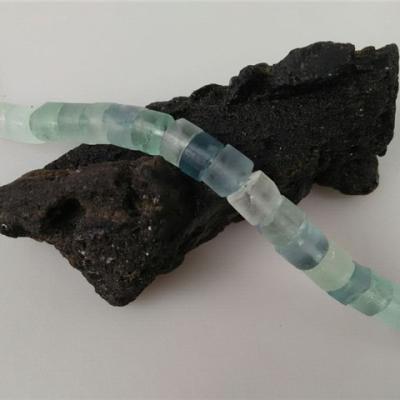 China Fluorite Green Gemstone Flat Disc Beads Heishi Stone Natural Rough Rough Beads Coin Beads for sale