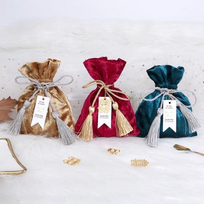 China Recyclable Tassel Drawstring Velvet Bags 11*14cm Valentine's Day Bags Jewelry Gift Velvet Bags Wedding Candy Packaging Pouches for sale