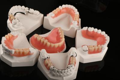 Cina Prodotti dentali ipoallergenici Acrilici Rimuovibili Denti artificiali Denti parziali rimovibili in vendita