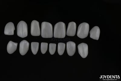 China Carillas de dientes cerámicas de vidrio de aspecto real con acabado de superficie brillante o mate en venta