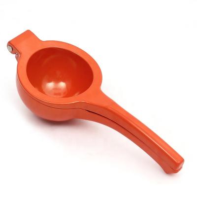 China Sustainable hand hold orange juicer colorful surface cast aluminum alloy lemon squeezer manual lime juicer fruit juice squeezer for sale