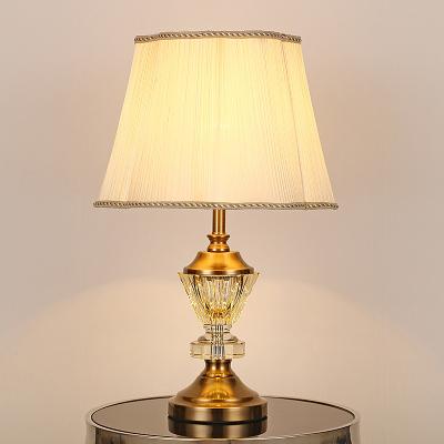 China Crystal table lamp wedding hotel bedroom bedside light modern bedside modern crystal table lamp(WH-MTB-30) for sale