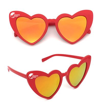 China Heart Shaped Fashion Sunglasses Plastic Promotional Sunglasses Accept Custom Logo for sale