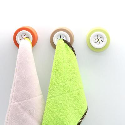 China Viable Creative Round Towel Rack Kitchen Supplies Cloth Socket Bathroom Plastic Towel Rack for sale