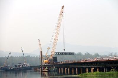 China Puente modular de acero militar del Portable del ejército del puente de flotación del uso de la emergencia Q345B en venta