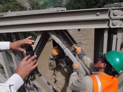 China Pontes de aço pré-fabricadas galvanizadas, mão de obra que monta a ponte pedestre provisória à venda