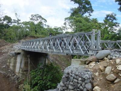 China Puente de braguero simple modular altamente móvil, puentes colgantes largos de acero temporales en venta