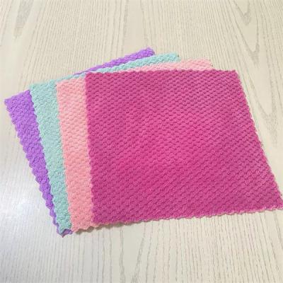 China Large Quantity Disposable Microfiber Coral Fleece Towel Stock for sale