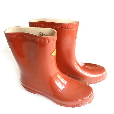 China Anti-slip Red Electrical High Voltage Natural Rubber non slip  insulated Shoes Insulating Bootse for sale