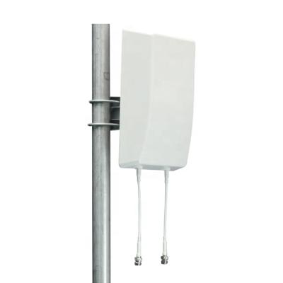 China 698--4000MHz 15dBi Directional Panel Pctel Antenna for Huawei 5G H112 and TS9 Connectors Antennas for Communications ANT0640D15S-XP for sale