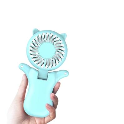 China Mini Outdoor USB Plastic Rechargeable Portable Neck Small Rechargeable Hanging Fan for sale