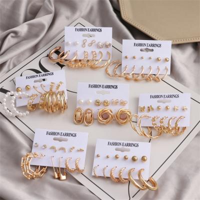 China Vintage Vintage Pearl Jewelry Scrap Thorn Paper Clip Pin Camellia Gold Huggie Circle Earrings For Women for sale