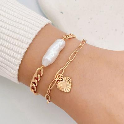 China 2023 Dantiy Romantic Hot Sale Baroque White Fritillaria Gold Jewelry Women Green Pearl Bracelet Bangle for sale