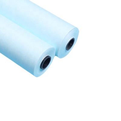 China Eco-friendly Anti-Pull Blue Nonwoven Fabric Auto Blanket Wash Cloth Rolls for sale