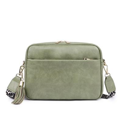 China Messenger Bag - 2023 Hot Selling Monogram Square Wholesale Women's Retro Vegan PU Shoulder Bag For Ladies for sale