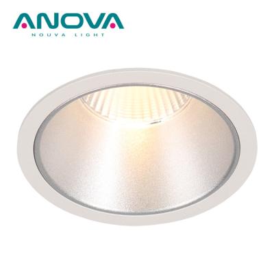 China Anti-glare 12w Colorful LED Recessed Light Aluminum Housing Fixed Round Anti-glare Reflector LED Spotlight for sale