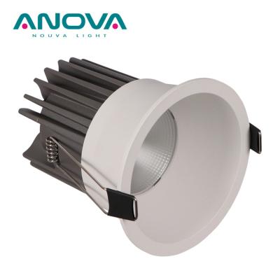 China Modern High Quality Anti-glare Aluminum Housing 7W Dimmable Reflector Triac 3000K LED Recessed Downlight for sale