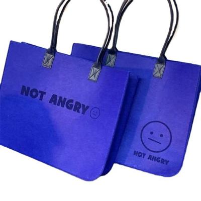 China Custom Logo Handled Promotional Gift Bag Fashion Felt Material Large Capacity Tote Bag for sale