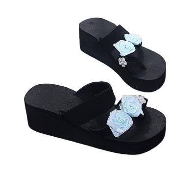 China CUSHIONING Beach Slippers Rose Colorful Chrysanthemum Color Flip Flops Ladies Summer Thick Bottom Wedges for sale