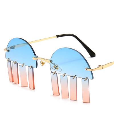 China 2021 Women Green Rimless Drip Fashion Sunglasses Funny Gradient Color Dangle Sunglasses For Lady for sale