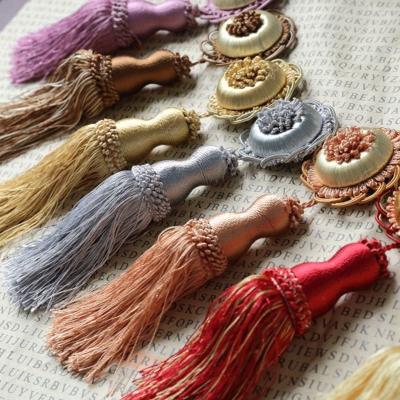 China Easy Decorative Sofa Table Bedding Rack Hanging Small Tassels for sale