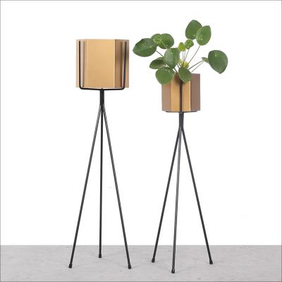 China Decoretion Metal Nature Indoor Outdoor Flower Stand With Europe Boreal Style Of Rural Minimalist Planter Stand Design Graceful Type for sale