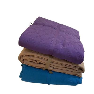 China Simple hot sale cheap price ultrasonic thin polyester blanket for sale