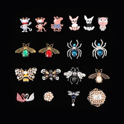 China Wholesale Custom Clog Animal Metal Shoe Lace Fang Charms Clog Shoe Decoration Diy Designer Luxury Crystal Diamond Bling for sale