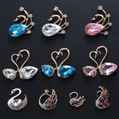 China Clog Charm Swan New Design Wholesale Metal Shoe Lace Fang Charms Clog Shoe Decoration Crystal Bling Luxury Diamond for sale