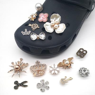 China Clog charm hot sale 2022 new design metal shoe lace wholesale croc charms clog shoe decoration crystal luxury bling diamond for sale