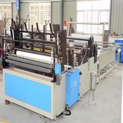 China small toilet paper making machine with factory price Te koop