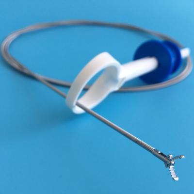 China Flexibel endoscopisch Buitenlands Lichaam die Forceps met krokodillekaak voor gastroenterological endoscoop begrijpen Te koop