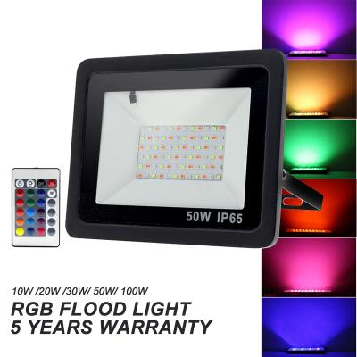 China Outdoor Waterproof Spotlight RGBW 3CCT 50w 100w RGB Warm Cold White Color Changing IP65 Dimmable LANDSCAPE Flood Light with Remote Control for sale