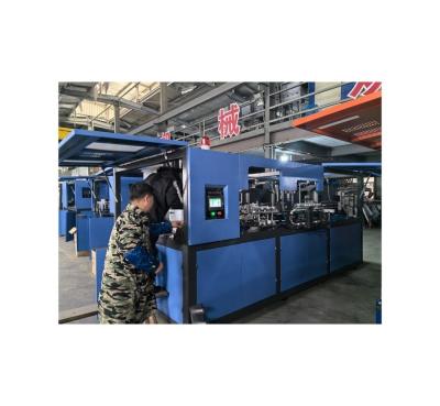 China Max.Flaschendurchmesser 100mm 4000BPH Kunststoff-PET-Flaschen-Stretch-Blasenformmaschine zu verkaufen