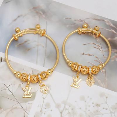 China Fashion Bracelets Wholesale Easy Female Gold Plated Women Simple Bracelet for sale