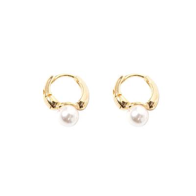 China Factory Supply CLASSIC Fashion Simple Design Customized Logo 925 Silver Gold Plated Simple Baroque Freshwater Pearl Earrings for sale