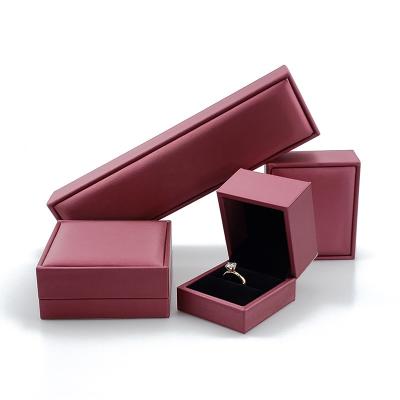 China New Fashion Recycled Logo Simple Beauty Jewelry Packaging Box Bracelet Storage Materials Jewelry Packaging Gift Box Design for sale