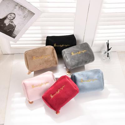 China High Quality Dealing Zipper Makeup Bag Large Capacity Pilou Leather Handheld Embroidery Custom Cosmetics Bag for sale