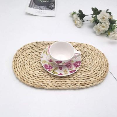 China Viable Corn Straw Woven Placemats for Dining Table - Universal Use Anti-Slip Protection and Heat Resistant Warm Insulation, Set of 2 (O for sale