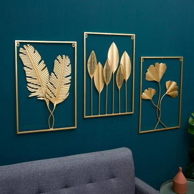 China Mayco Eco-Friendly Home Bedroom Living Room Display Lobby Gold Wrought Iron Metal Frame Indoor Hanging Flower Art Wall Decor for sale