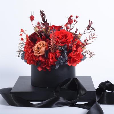 China Wholesale Romantic Gorgeous Flower Box With Cover Acrylic Rose Flower Box Real Preserved Everlasting Roses for sale