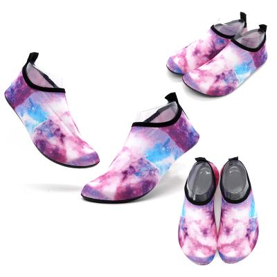 China Non-slip women beach shoes and socks fashion print soft soles light water ski quick-drying shoes and socks indoor sports yoga fabric shoes for sale