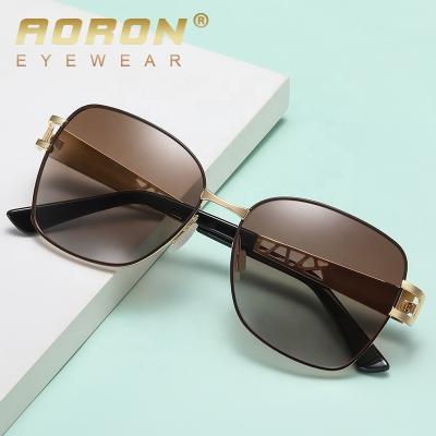 China Luxury Oversized Vintage Diamond Big Polarized Resin Lens Metal Frame Fashion Sunglasses Ladies Shape Sun Glasses For Women 683 for sale