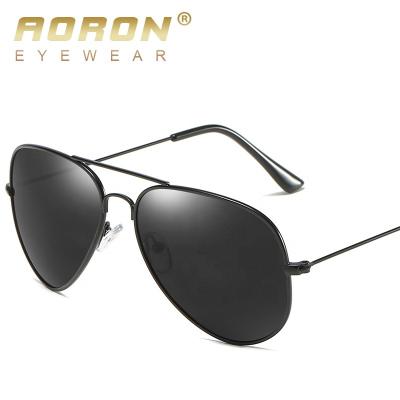 China Custom High Quality Aoron Taizhou Logo Metal Frame Summer Trendy Rectangle Mirror Polarized Sunglasses Men Sun Pilot 3025 Lenses for sale