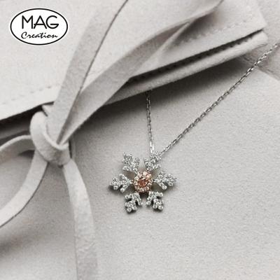 China FASHIONABLE Women Charm Pink Diamond Snowflake Design Pendant Necklace 0.05ct White Gold Necklace 18k for sale