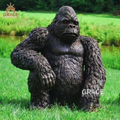 China Traditional Outdoor Life Size Sculpture Gorilla King Kong Bronze Statue for sale