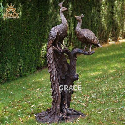 China Traditional Outdoor Metal Sculpture Garden Peacock Life Size Bronze Statue for sale